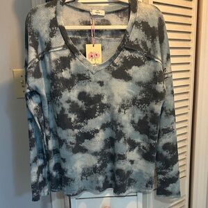 entro Blue & Black Tie-Dye V-Neck Waffle Knit Sweatshirt